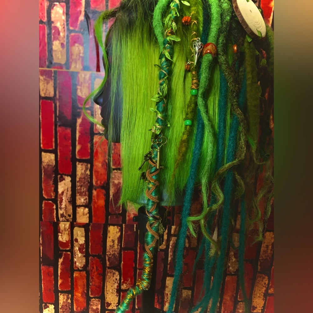 Messy fairy dreadloc Forest green ponytail handmade!🧑🏽‍🎤🧚🧚🏽‍♂️🌿🌳🍄🍃🌳💚